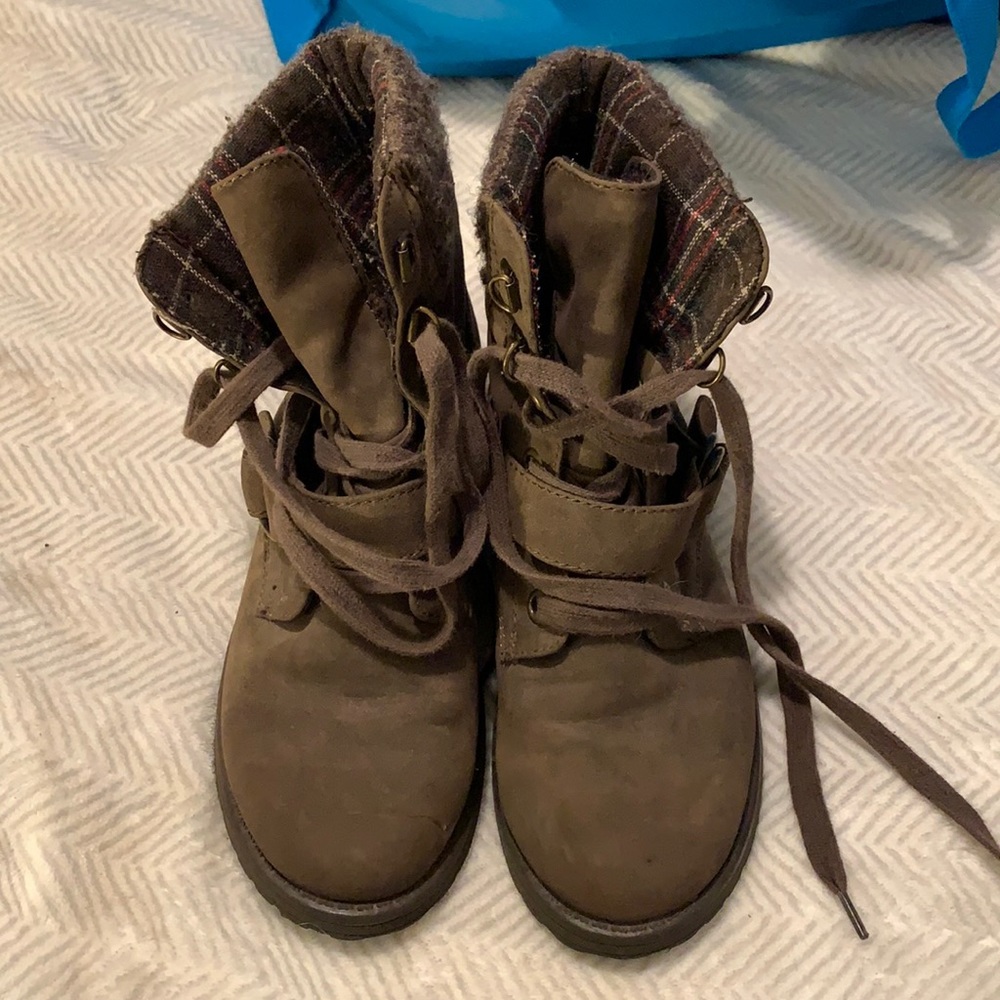 Roxy boots